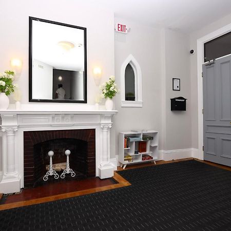 Cozy Newbury Street Studio, #5 Бостон Екстер'єр фото