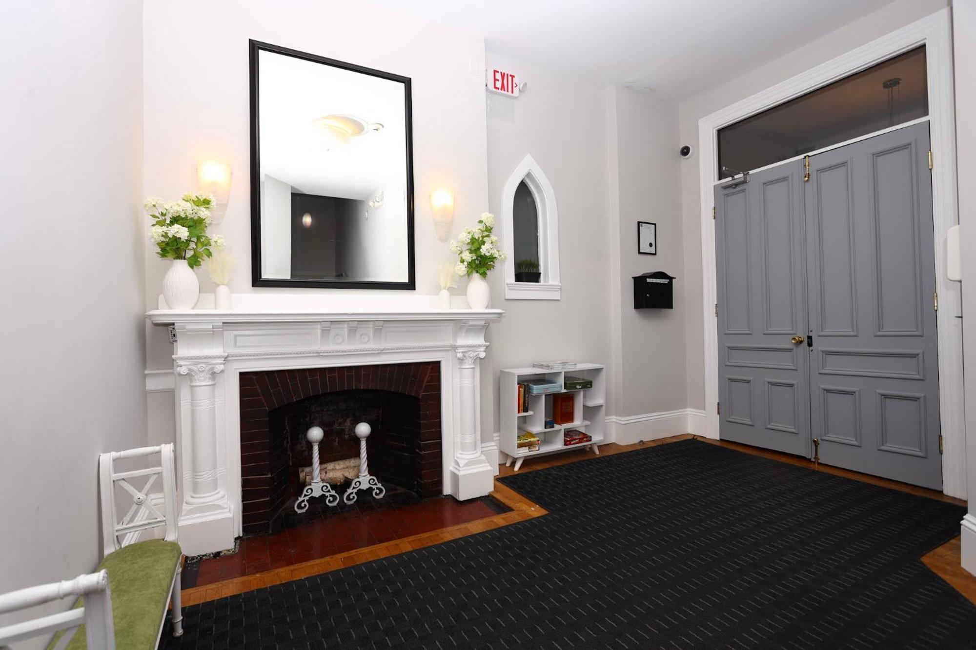 Cozy Newbury Street Studio, #5 Бостон Екстер'єр фото