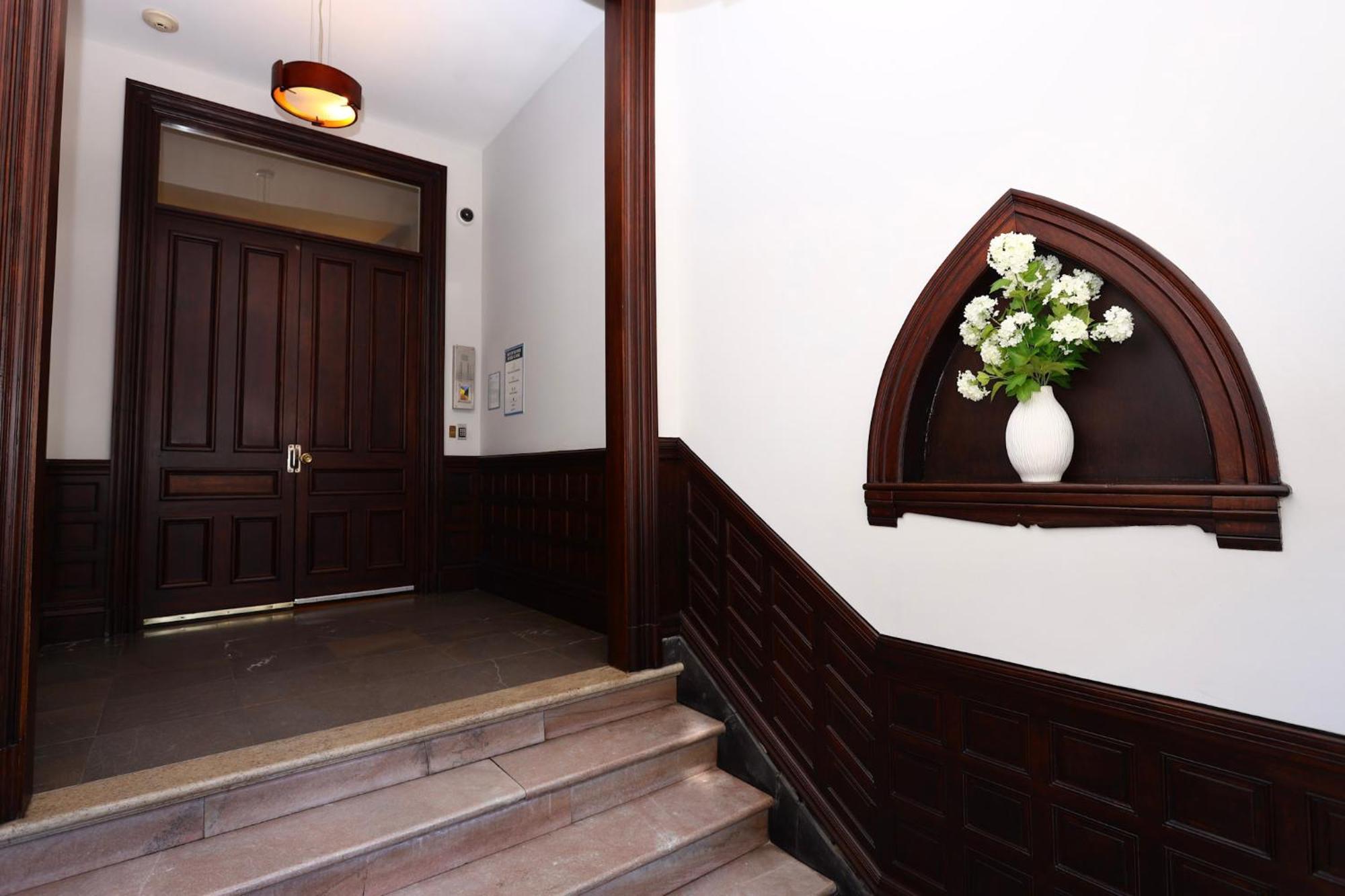 Cozy Newbury Street Studio, #5 Бостон Екстер'єр фото