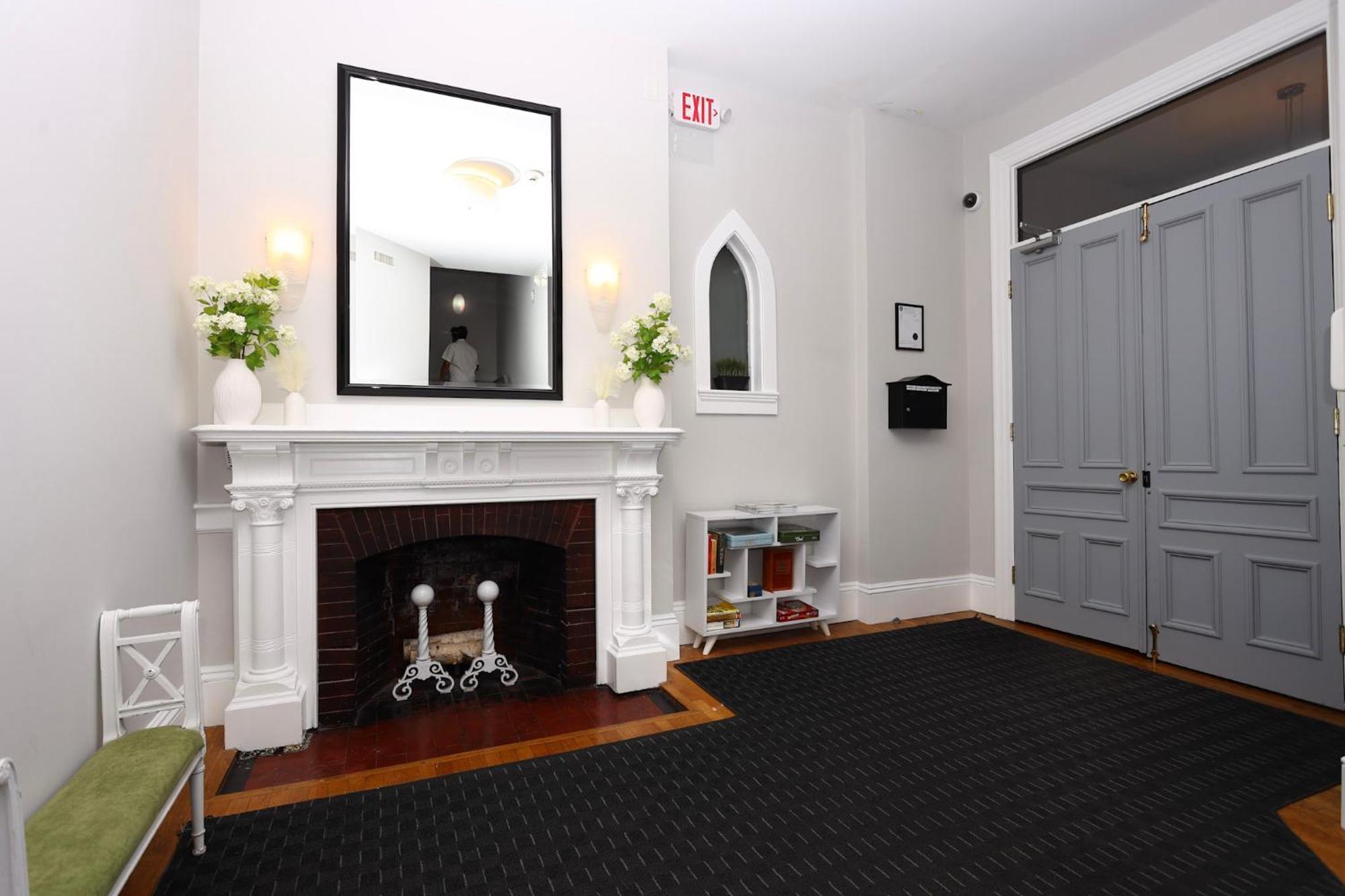 Cozy Newbury Street Studio, #5 Бостон Екстер'єр фото